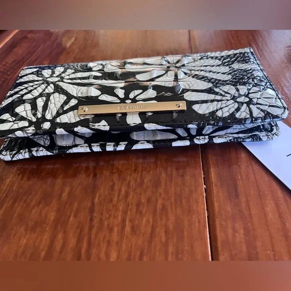 NWT Brahmin Ady in Daisy Batik Melbourne Wallet